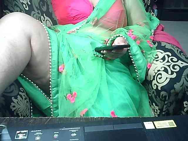 Indianbhabhimilf40 webcam