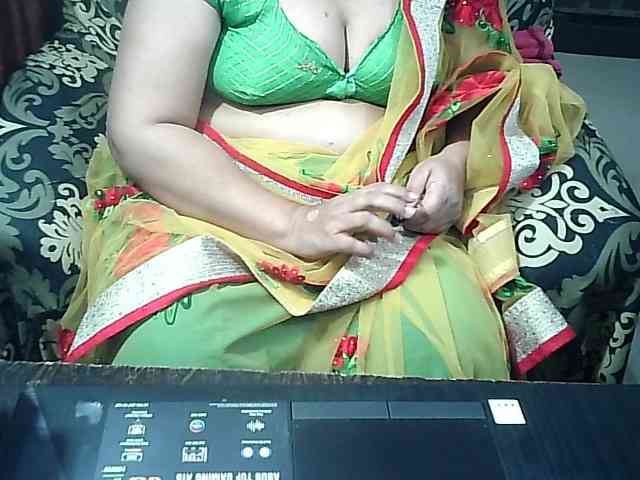 Indianbhabhimilf40 webcam