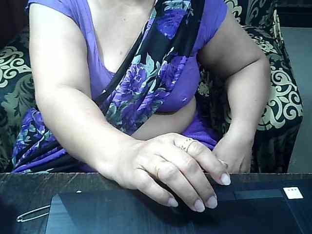 Indianbhabhimilf40 webcam