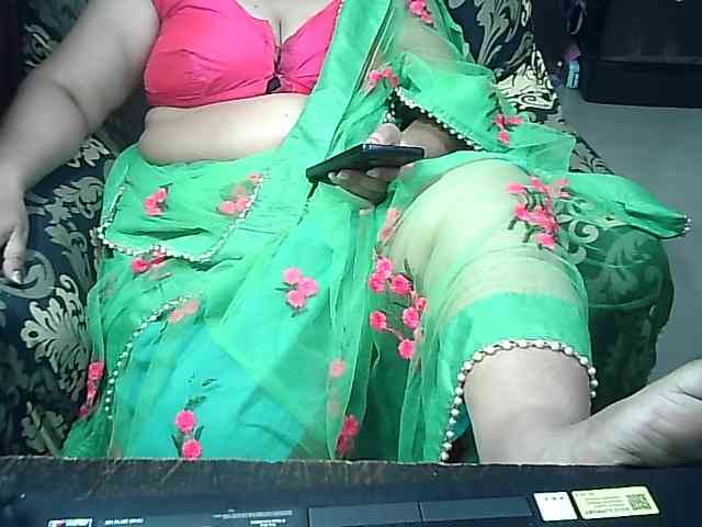 Indianbhabhimilf40 webcam