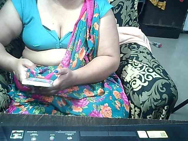 Indianbhabhimilf40 webcam