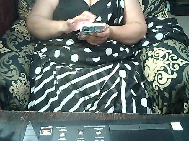 Indianbhabhimilf40 webcam