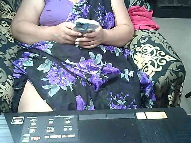 Indianbhabhimilf40 webcam