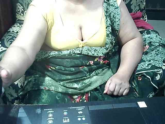 Indianbhabhimilf40 webcam