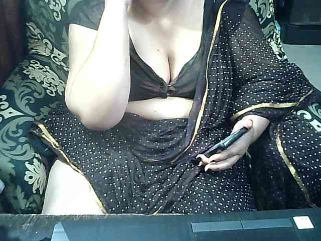 Indianbhabhimilf40 webcam