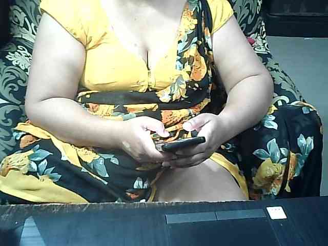 Indianbhabhimilf40 webcam