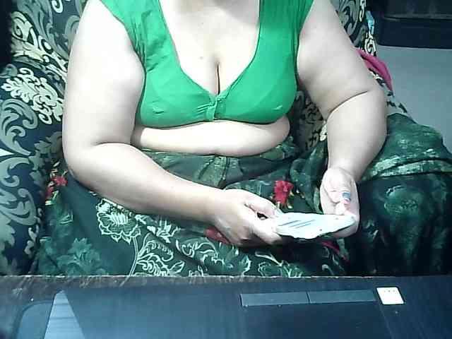 Indianbhabhimilf40 webcam