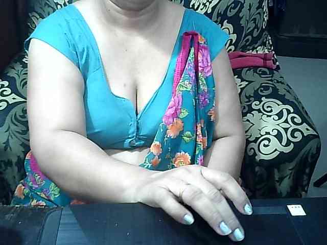 Indianbhabhimilf40 webcam