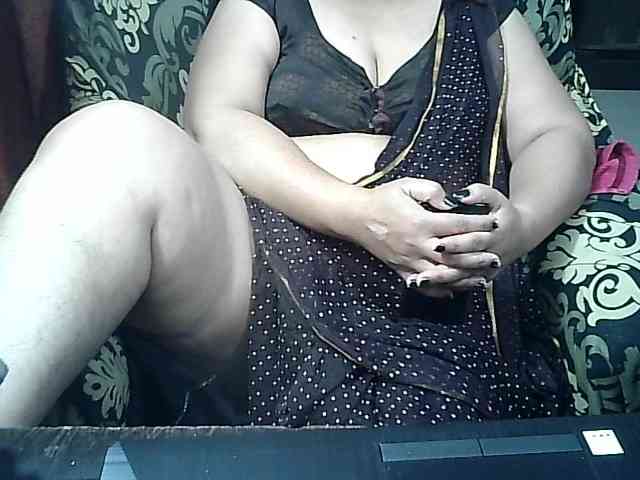 Indianbhabhimilf40 webcam