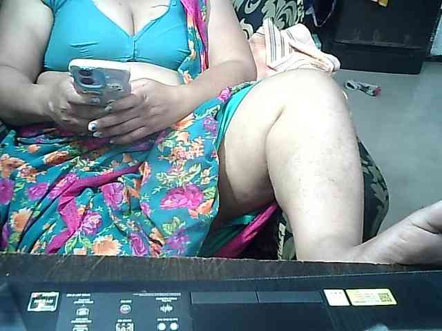 Indianbhabhimilf40 webcam