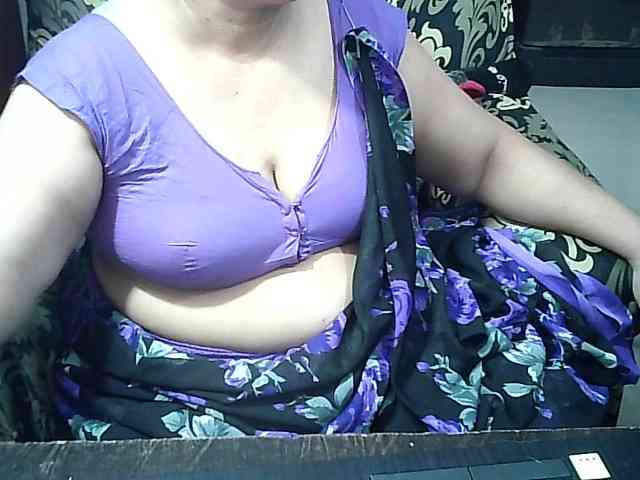 Indianbhabhimilf40 webcam