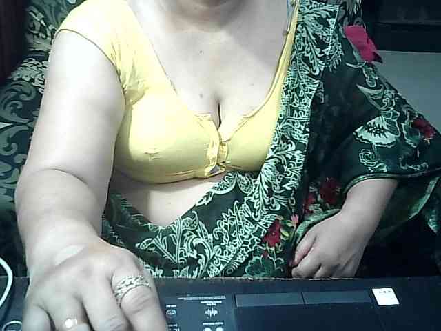 Indianbhabhimilf40 webcam