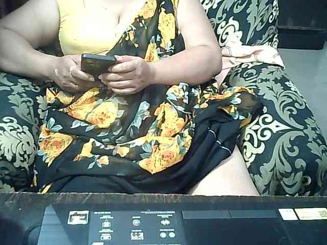 Indianbhabhimilf40 webcam