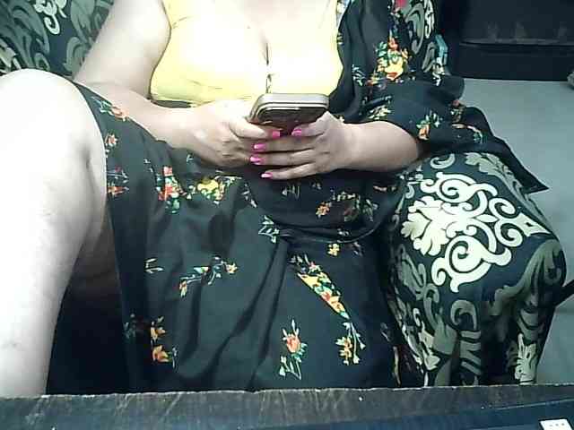 Indianbhabhimilf40 webcam