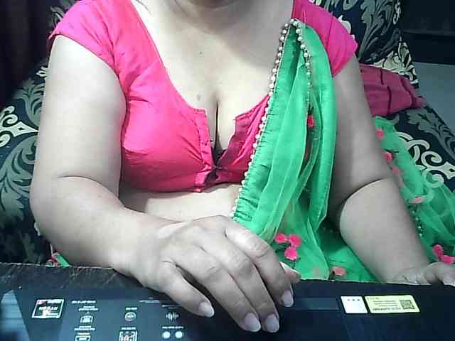 Indianbhabhimilf40 webcam