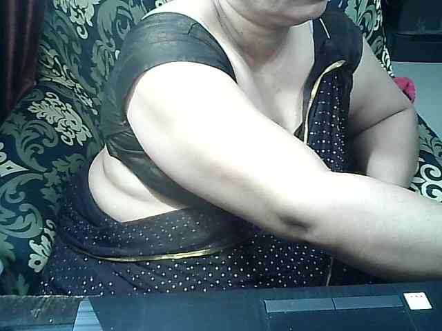 Indianbhabhimilf40 webcam