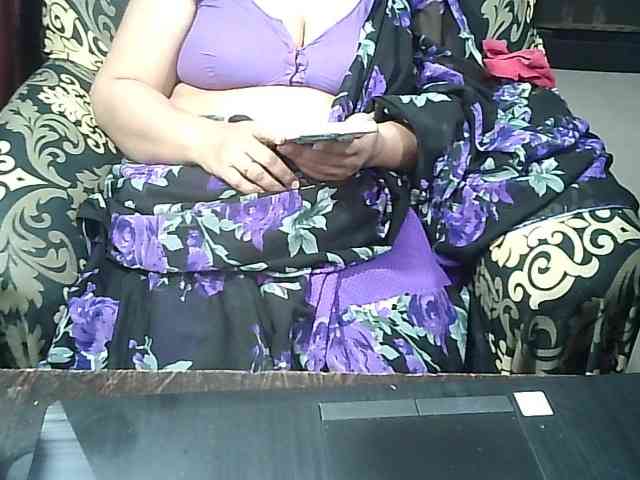 Indianbhabhimilf40 webcam