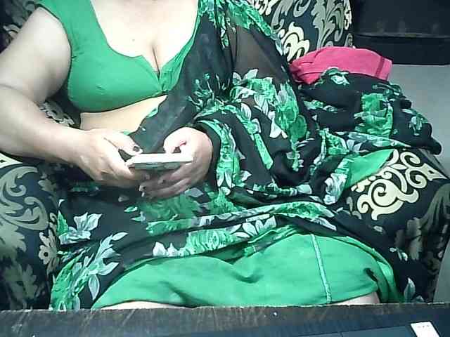 Indianbhabhimilf40 webcam