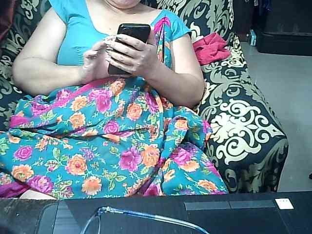 Indianbhabhimilf40 webcam