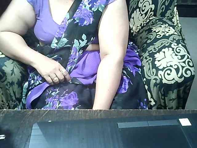 Indianbhabhimilf40 webcam