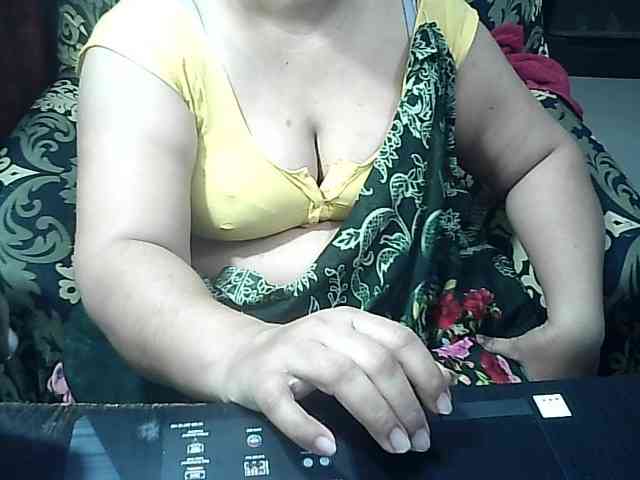 Indianbhabhimilf40 webcam