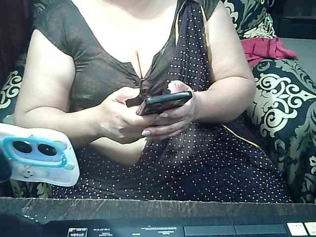 Indianbhabhimilf40 webcam