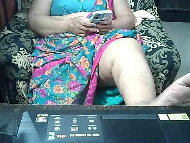 Indianbhabhimilf40 webcam