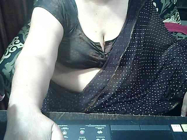 Indianbhabhimilf40 webcam