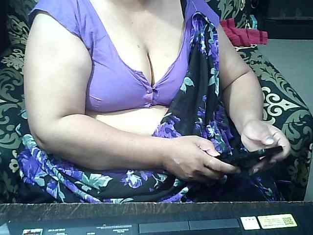 Indianbhabhimilf40 webcam