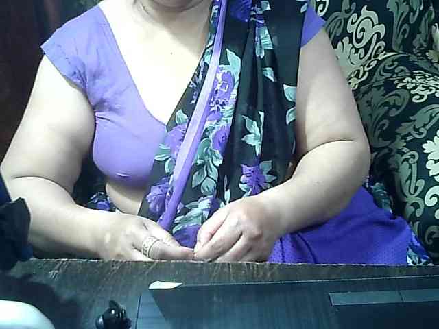 Indianbhabhimilf40 webcam