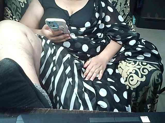 Indianbhabhimilf40 webcam