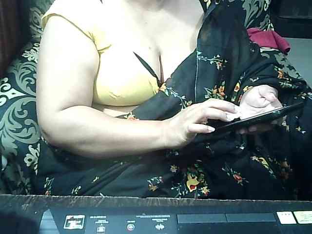 Indianbhabhimilf40 webcam