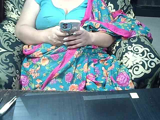 Indianbhabhimilf40 webcam