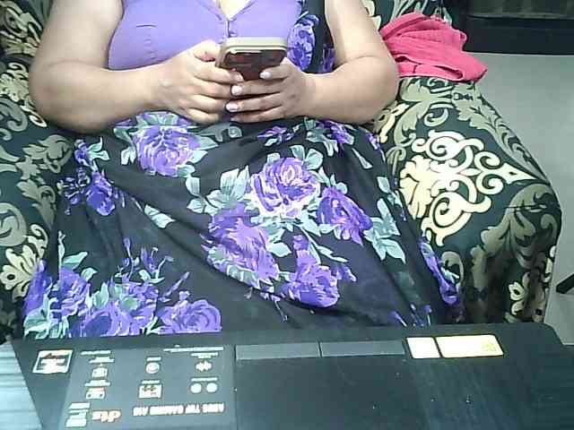 Indianbhabhimilf40 webcam