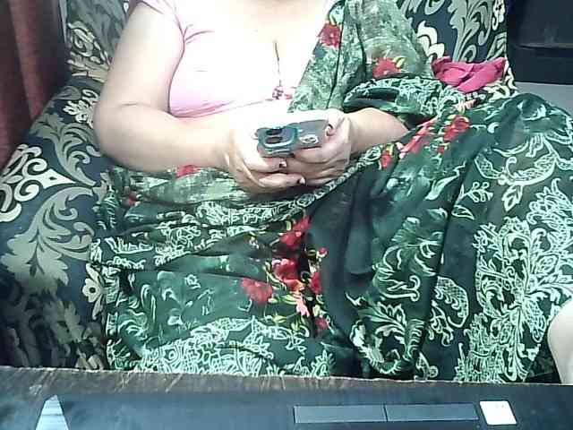 Indianbhabhimilf40 webcam