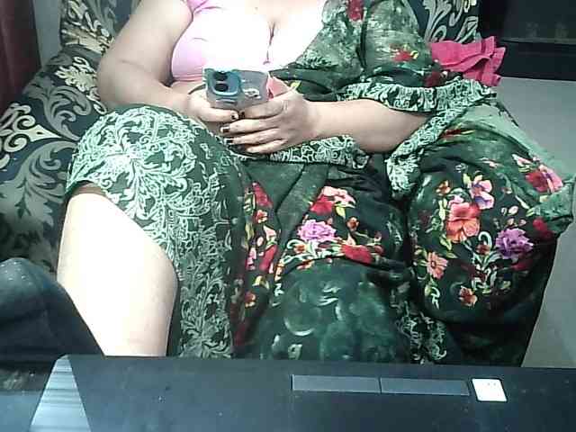 Indianbhabhimilf40 webcam