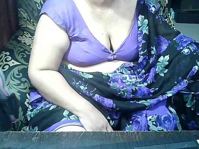 Indianbhabhimilf40 webcam