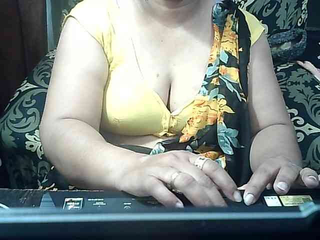 Indianbhabhimilf40 webcam