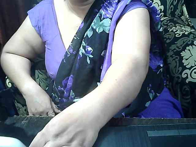 Indianbhabhimilf40 webcam