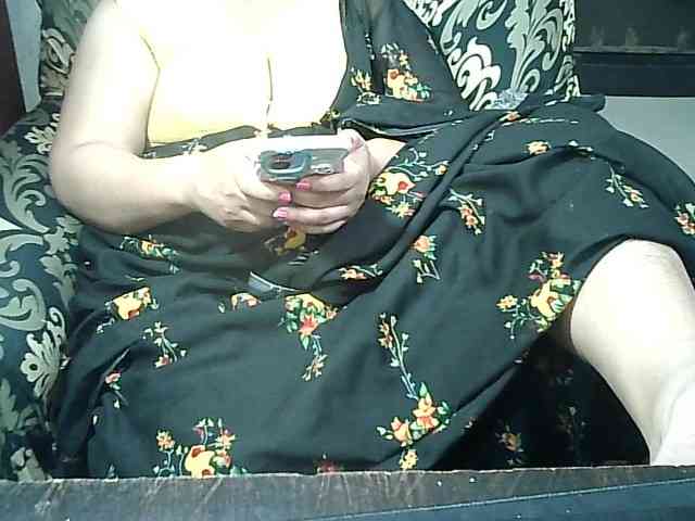 Indianbhabhimilf40 webcam