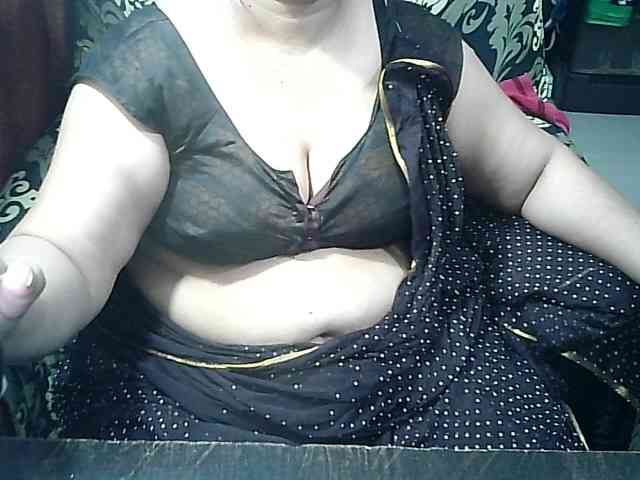 Indianbhabhimilf40 webcam