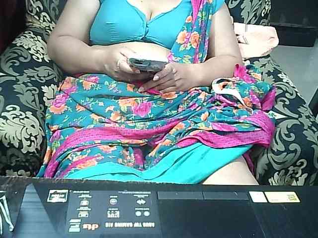 Indianbhabhimilf40 webcam
