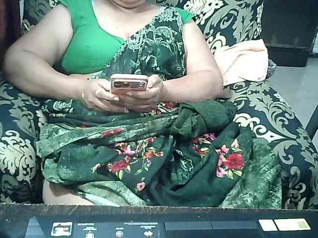 Indianbhabhimilf40 webcam