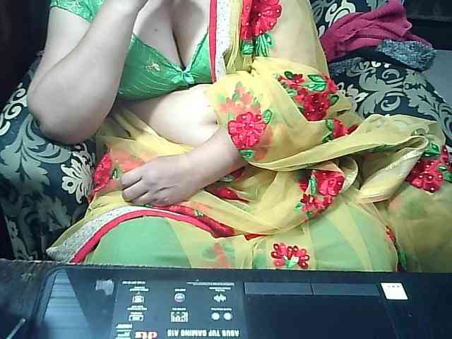 Indianbhabhimilf40 webcam