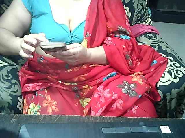 Indianbhabhimilf40 webcam