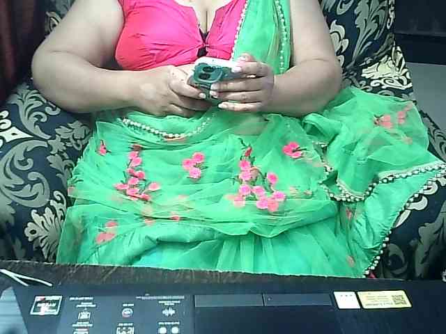 Indianbhabhimilf40 webcam
