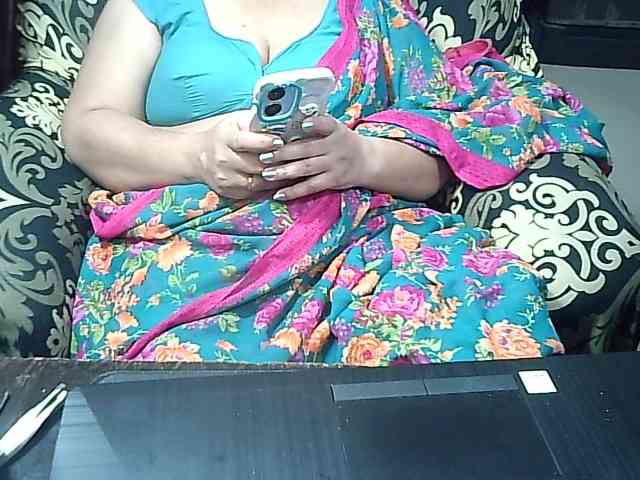 Indianbhabhimilf40 webcam