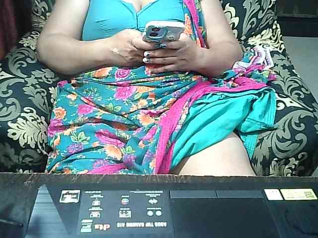 Indianbhabhimilf40 webcam