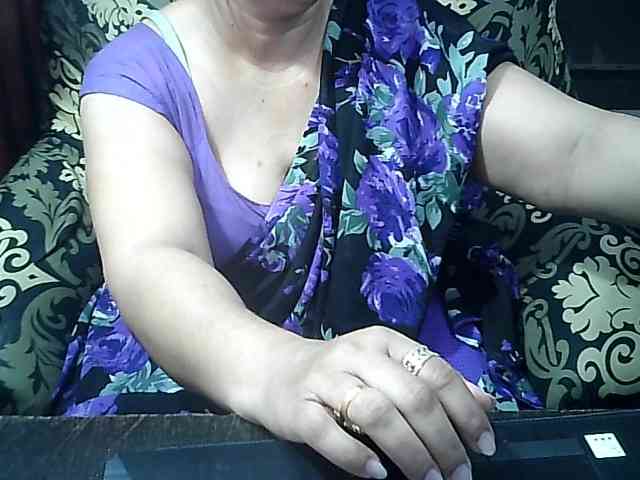 Indianbhabhimilf40 webcam