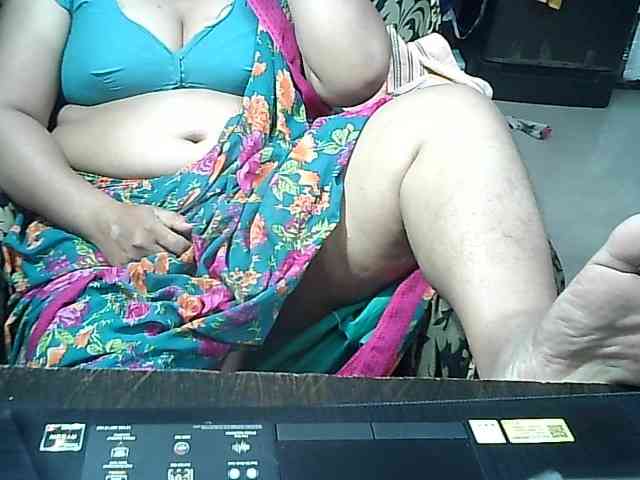 Indianbhabhimilf40 webcam
